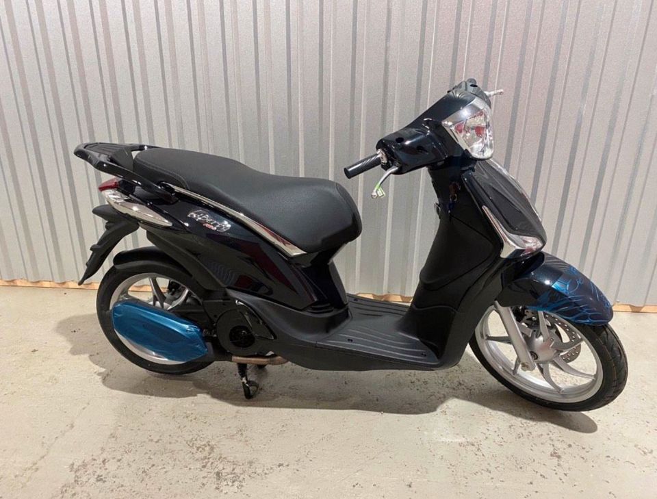 Piaggio Liberty 125 schwarz metallic Neufahrzeug Lieferung mögl. in Barsbüttel