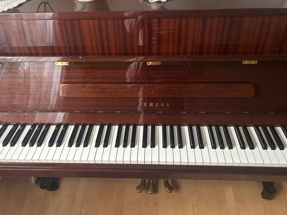 Yamaha Klavier in Veitshöchheim