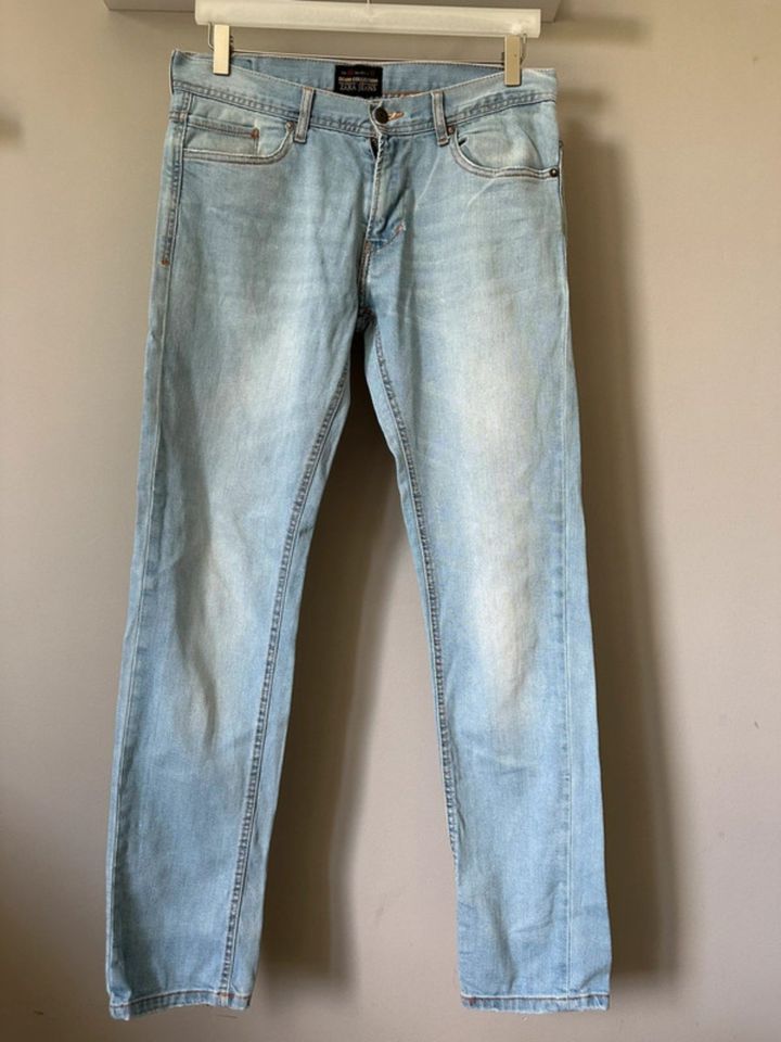 Hellblaue Jeans von Zara, Gr. 40 / 31 in Panketal