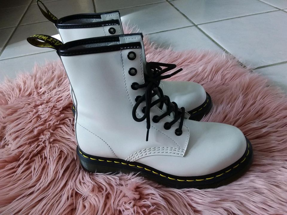 Dr.Martens Boots wie neu! in Menden