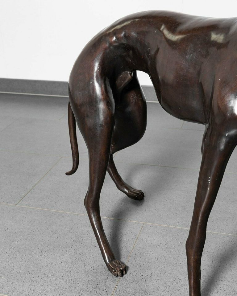 Bronze Skulptur Figur Hunde Paar Windhund Dog animal in Lage