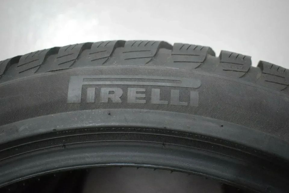 4x Pirelli SottoZero 3 RFT * 225 45 R19 96V Winterreifen Reifen in Großmehring