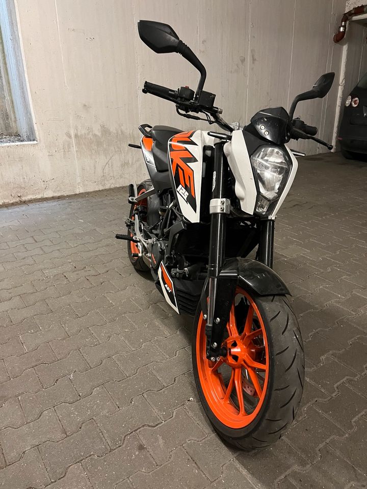 Ktm Duke 125 in Grünkraut