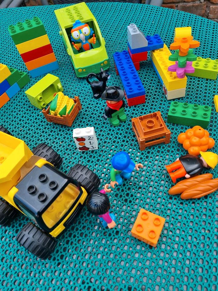 Lego duplo Set mit 2 Fahrzeugen in Braunsbedra