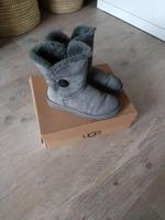 UGG Boots mit Knopf Niedersachsen - Hespe Vorschau
