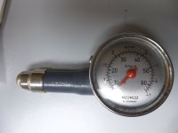 Motometer Luftdruckprüfgerät, sehr alt Schleswig-Holstein - Pansdorf Vorschau