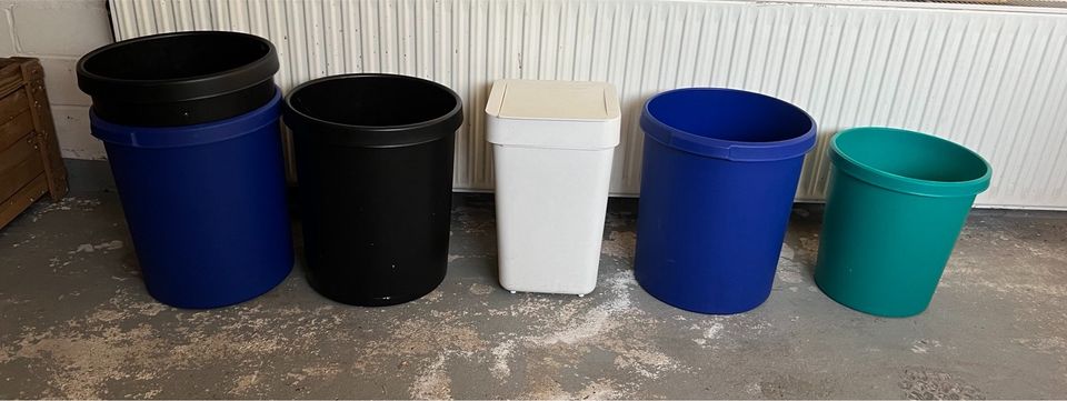 Mülleimer verschiedene Größen, verschiedene Farben in Alfeld (Leine)