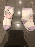 Socken Baby Disney Winnie Pooh weiß Flieder Größe 62/68 Rheinland-Pfalz - Kaiserslautern Vorschau