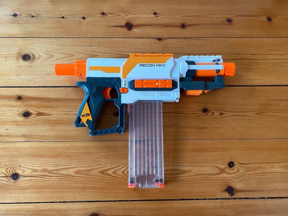 Nerf Recon 2 Core mit Anbauteilen in Berlin