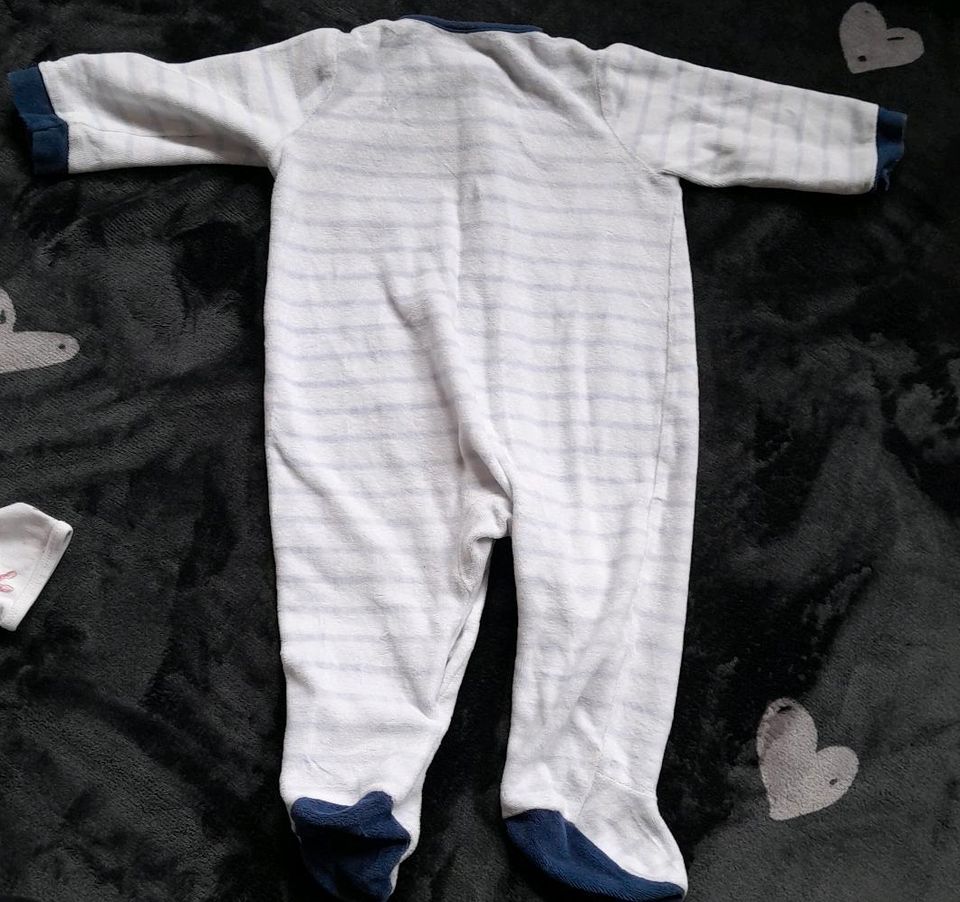 Baby Nicky schlafanzug gr. 74 c&a wie neu Dino in Göttingen
