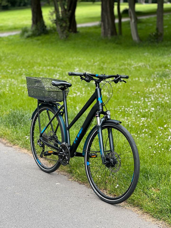 CUBE KATHMANDU EXC Damenrad schwarz blau  28“Größe M 54cm in Köln