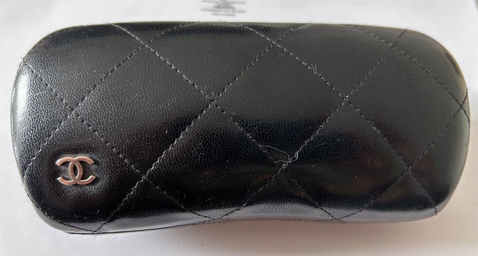 Chanel Sonnenbrille schwarz incl. original Etui und Putztuch in Amberg