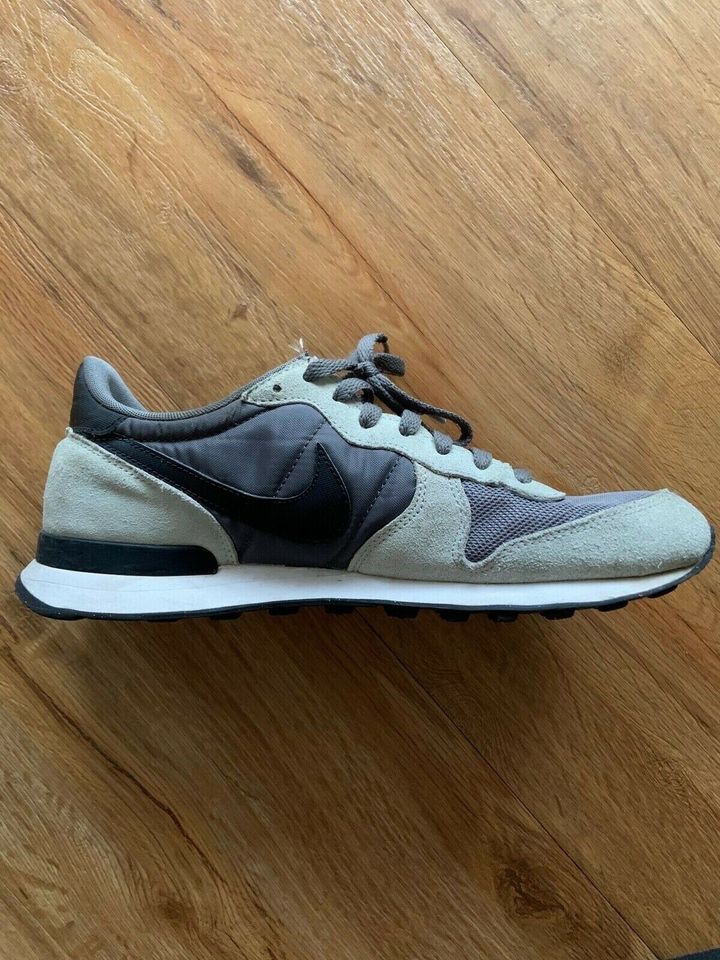 Nike Internationalist Laufschuhe Sportschuhe Gr. 44 *grau* in Köln