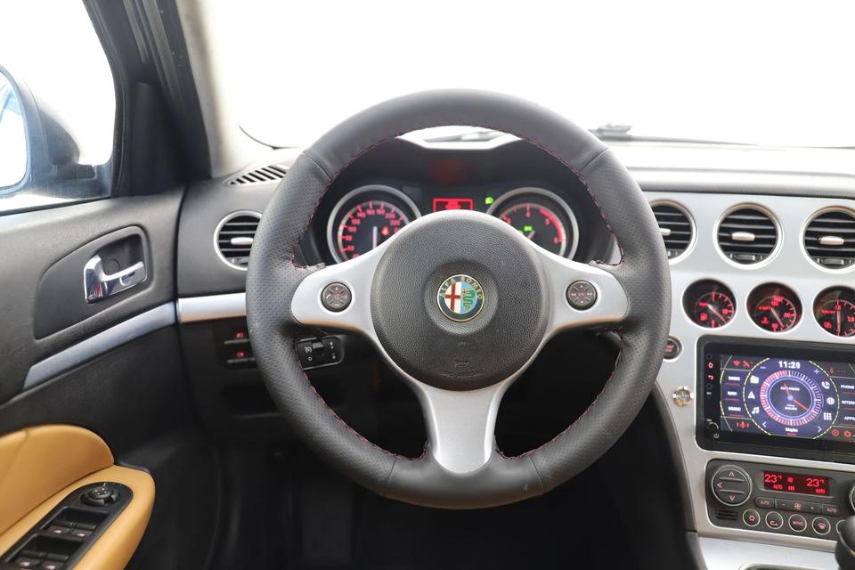Alfa Romeo 159 Sportwagon 2.4 JTDM 209PS 20V Q4 Distinctive in Teltow