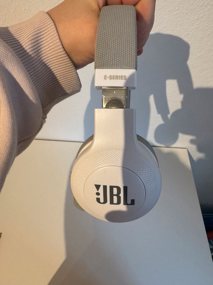 JBL Kopfhörer E-Series weiß in Flensburg