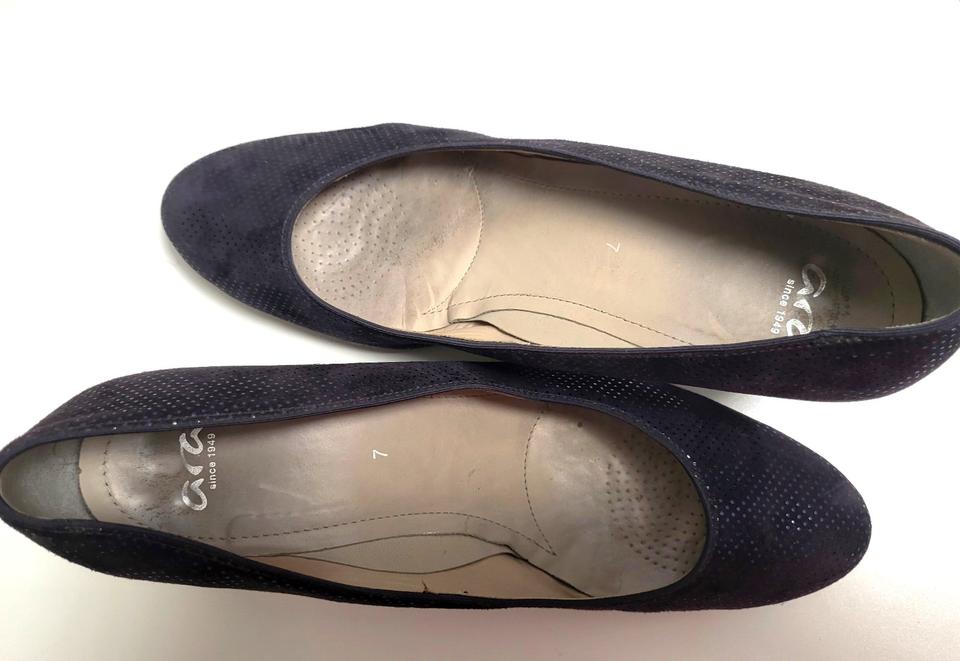 Tolle Pumps in dunklem blau, neu, Gr. 7 (6,5), Ara, Luftpolster in Aichach