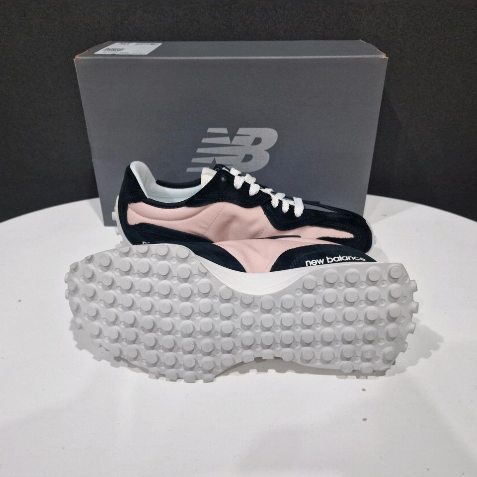 New Balance U327WEM Unisex Gr. 41,5 in Bad Arolsen