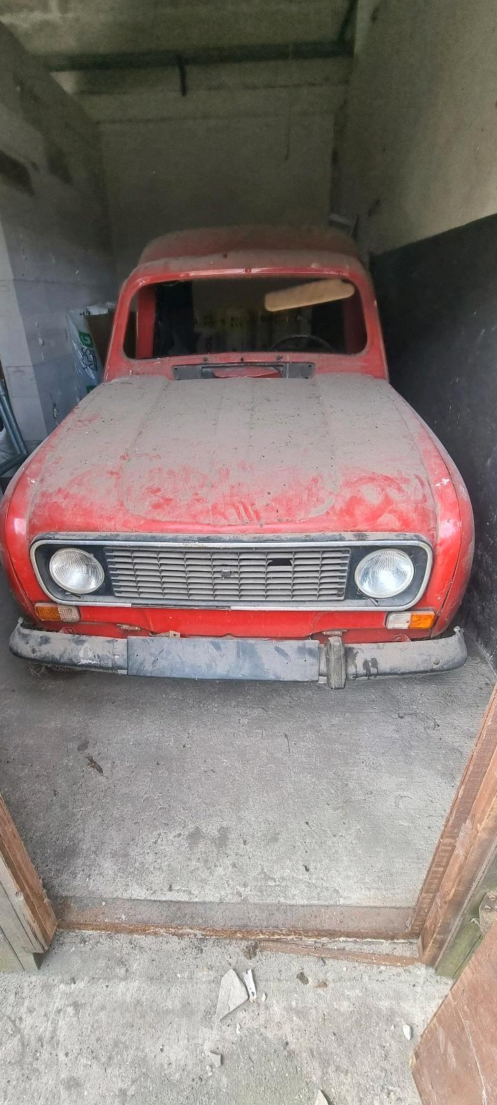 Abbildung des Autos Scheunenfund Renault R4 …