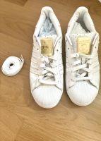 Adidas Superstar Sneakers + 1 paar neue Schnürsenkel München - Sendling Vorschau