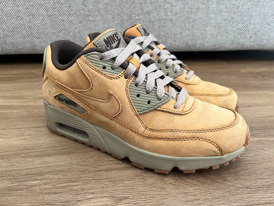 Nike Air Max 90 GS Wildleder Größe 36.5 in Ratingen