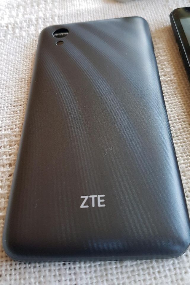 Handy / Smartphone ZTE Blade A31 lite grau DUAL-SIM in Naumburg (Saale)