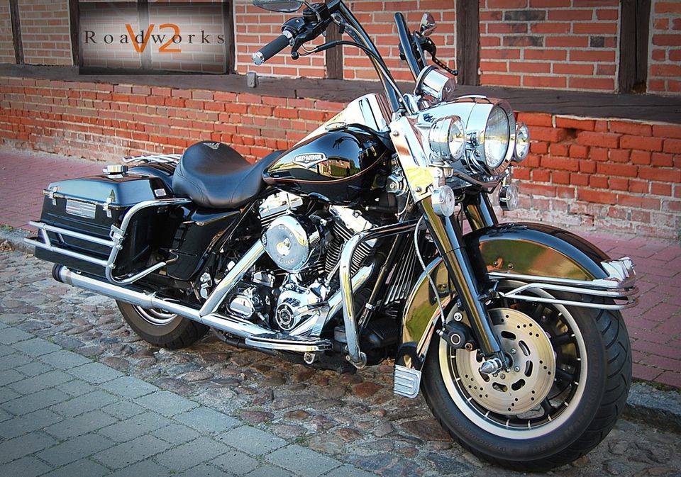 Harley Davidson Road King FLHR in Stelle