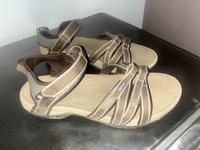 Teva Outdoor Sandalen Gr 41**Lila Braun Nordrhein-Westfalen - Werdohl Vorschau