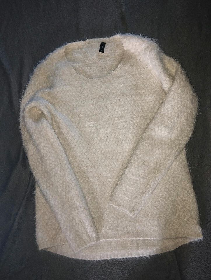 Soyaconcept flauschiger Pullover beige Größe s in Westerrönfeld