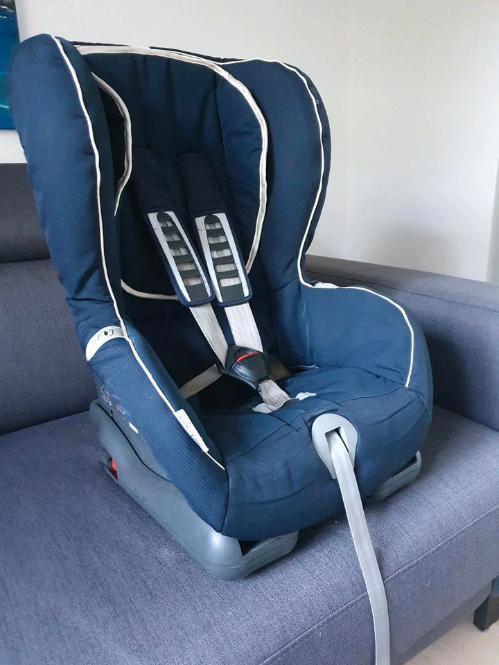 Kindersitz Römer Britax 9-18kg in Stutensee