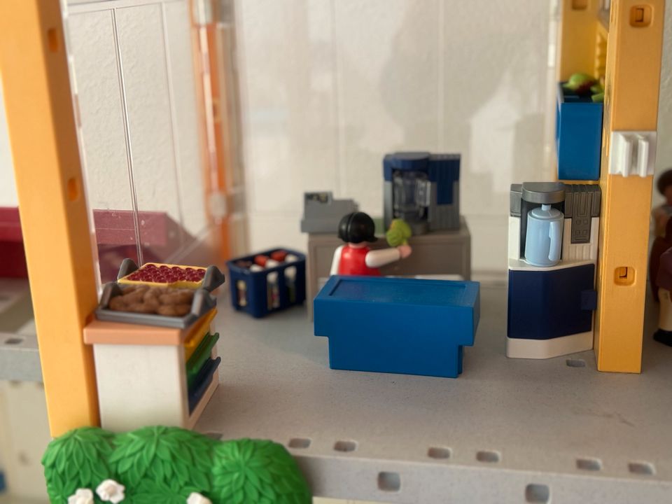 Playmobil große Schule und Turnhalle in Krefeld