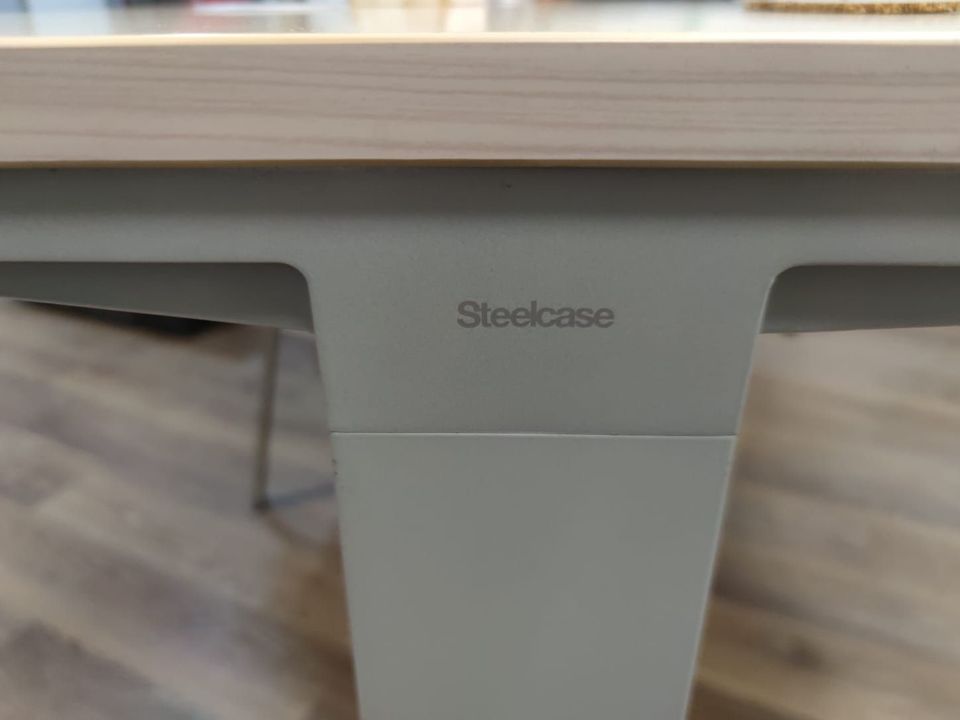 BÜROTISCH SCHREIBTISCH COMPUTERTISCH STEELCASE HÖHENVERSTELLBAR in Hamburg