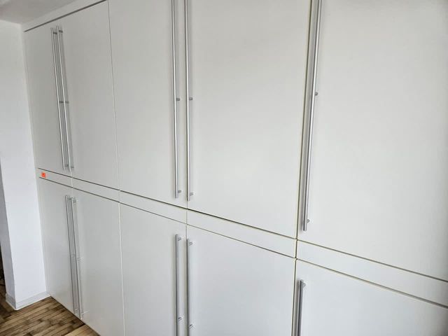 Einbau-Wandschrank (grau) in Hannover