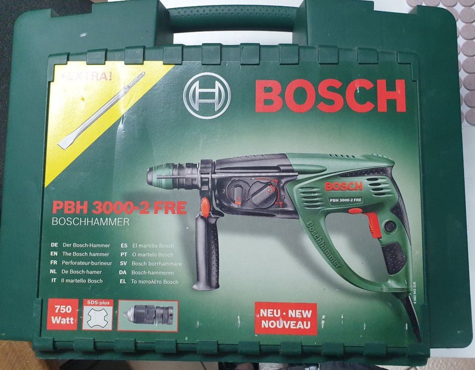 Bosch Bohrhammer PBH 3000-2 FRE, SDS-plus, incl. Flachmeißel, Zub in Forchheim