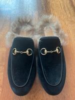 Gucci Mules, Gr. 36,5, Samt, Lammfell Niedersachsen - Burgdorf Vorschau