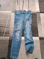 Jeanshose mit Löcher und Blumen Skinny Janina Gr. 38 Baden-Württemberg - Böblingen Vorschau