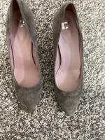 Görtz 17 pumps Wildleder 41 neu taupe grau beige Hessen - Kaufungen Vorschau