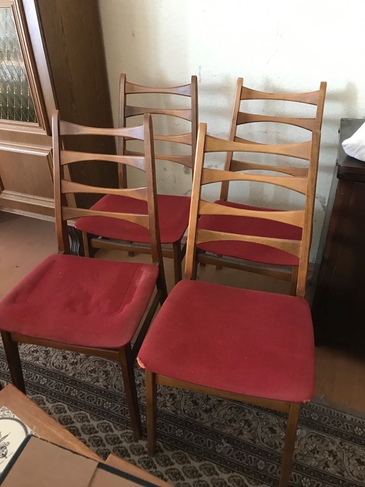 Stuhl - 4 Stück - auch einzeln abzugeben in Staufenberg
