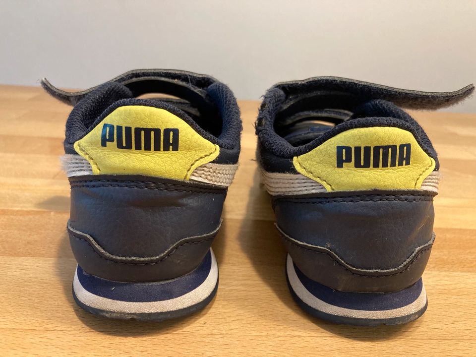 Puma Turnschuhe Gr. 30 in Unterföhring