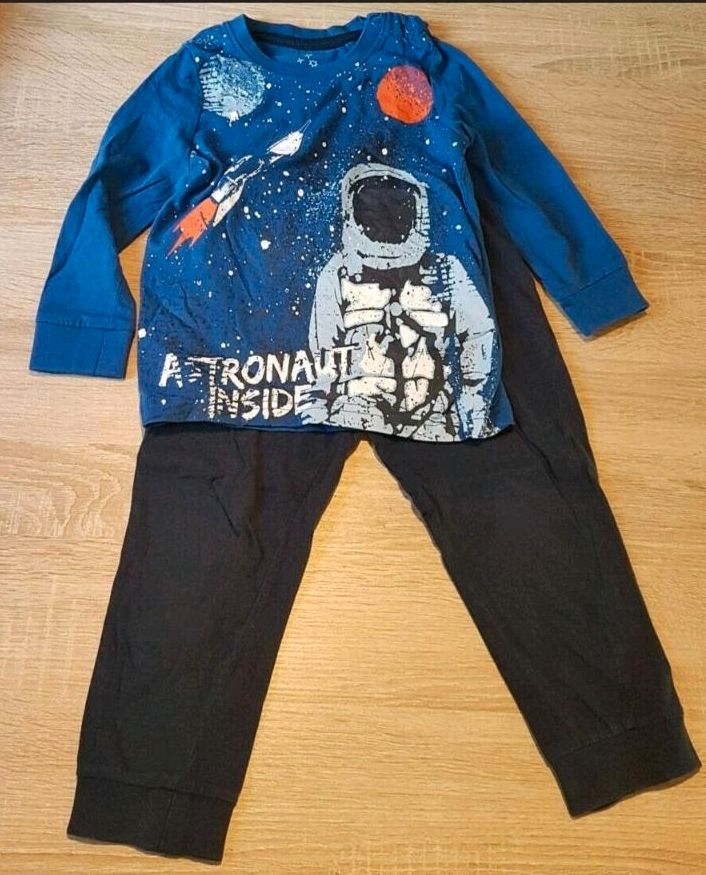 Astronaut Schlafanzug, Grösse 86/92 in Dortmund