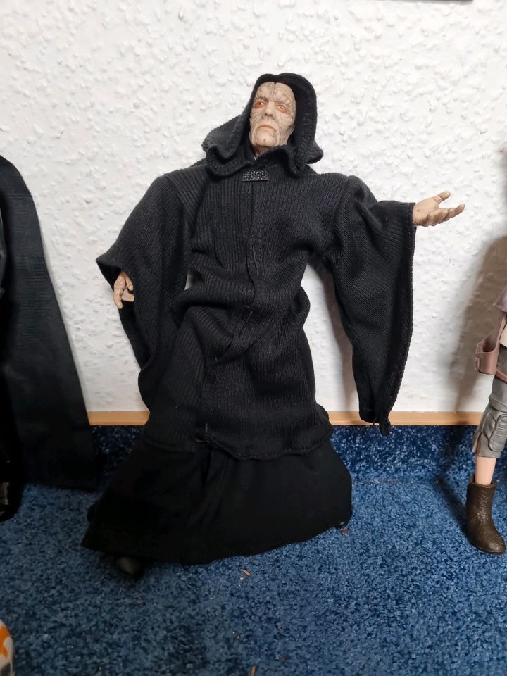 Star Wars - 6 Figuren plus 2 Androiden in Schöppingen