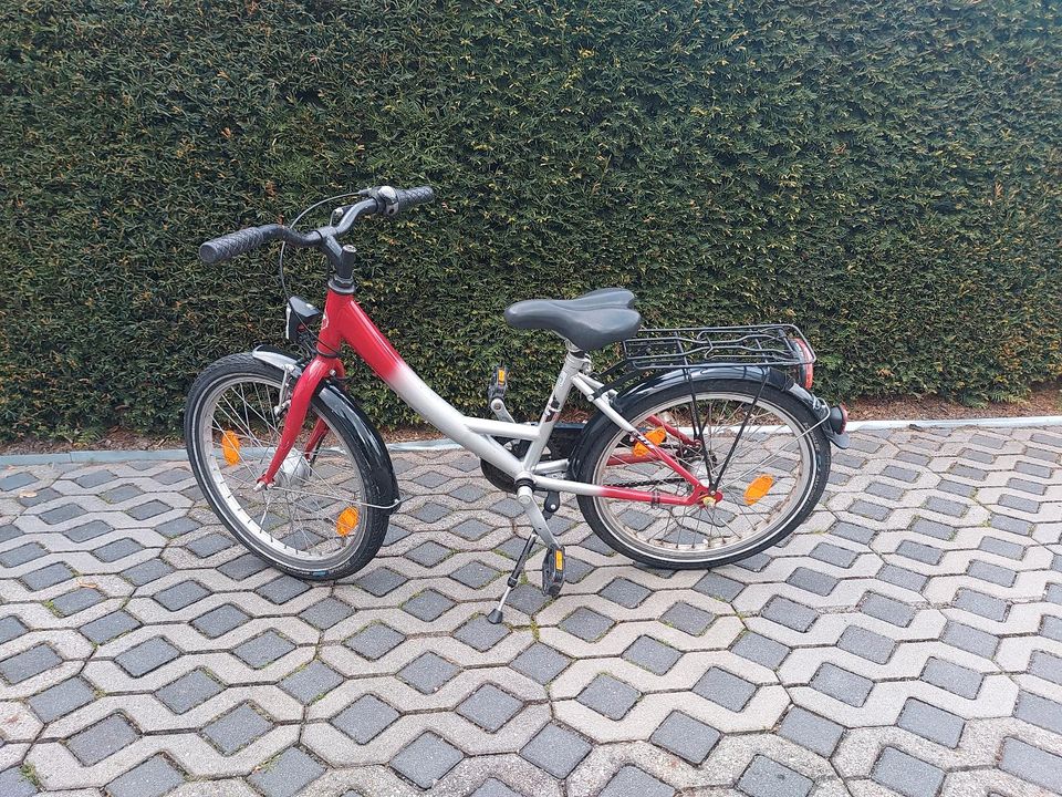 Kinderfahrrad Fahrrad rot silber in Hoppegarten