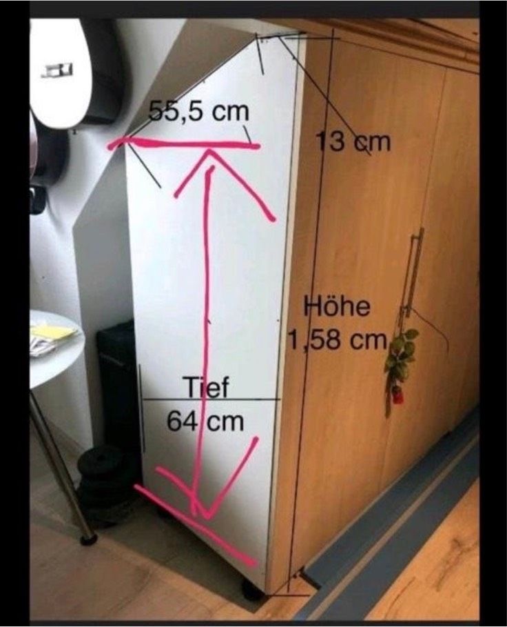 Kleiderschrank/ Schrank für Dachschräge in Ahnsbeck