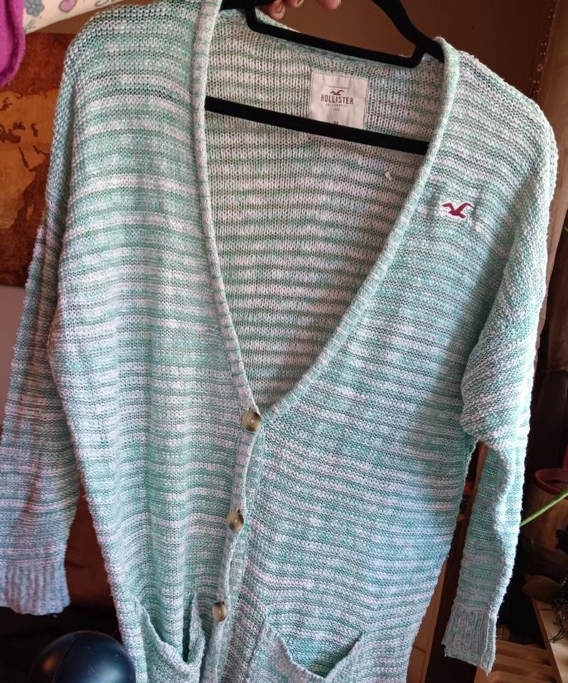 Damen Strickjacke von Hollister, Gr. M, mint/weiss in Halstenbek