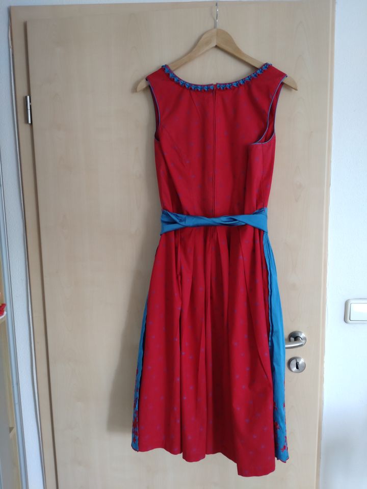 Dirndl CountryLine Gr. 44 rot mit Schürze in Kastellaun