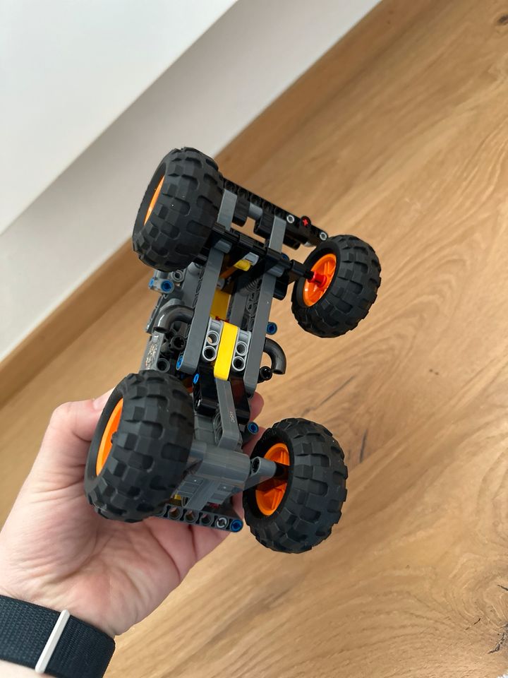 Lego Technic Auto Fahrzeug Monster Truck in Herford