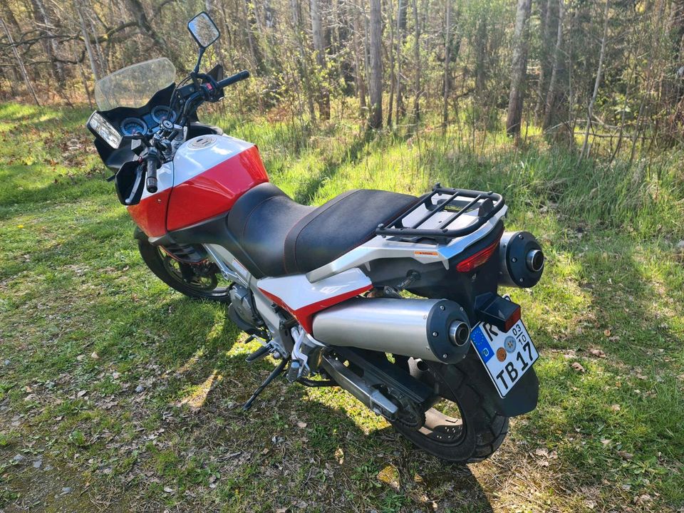 Suzuki DL1000 V-Strom **Super Zustand** in Goehren