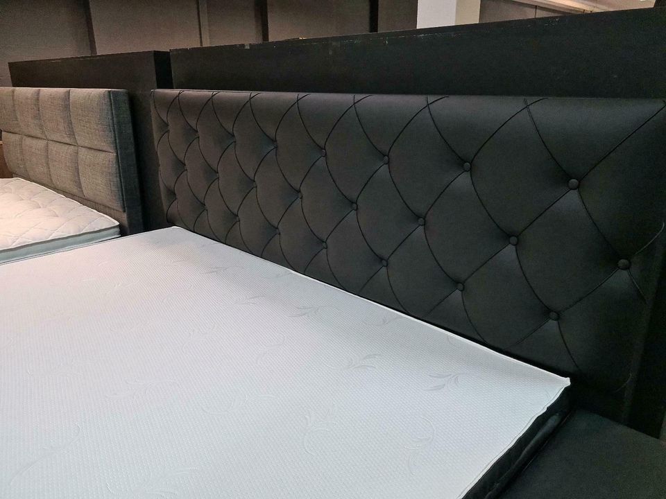 Chesterfield Boxspringbett 180 x 200 Hotelbett Ausstellungsstücke in Herford