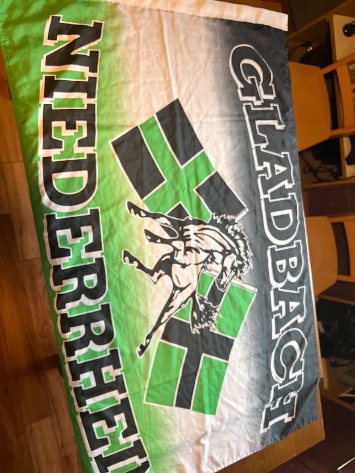 Gladbach fane in Neuss