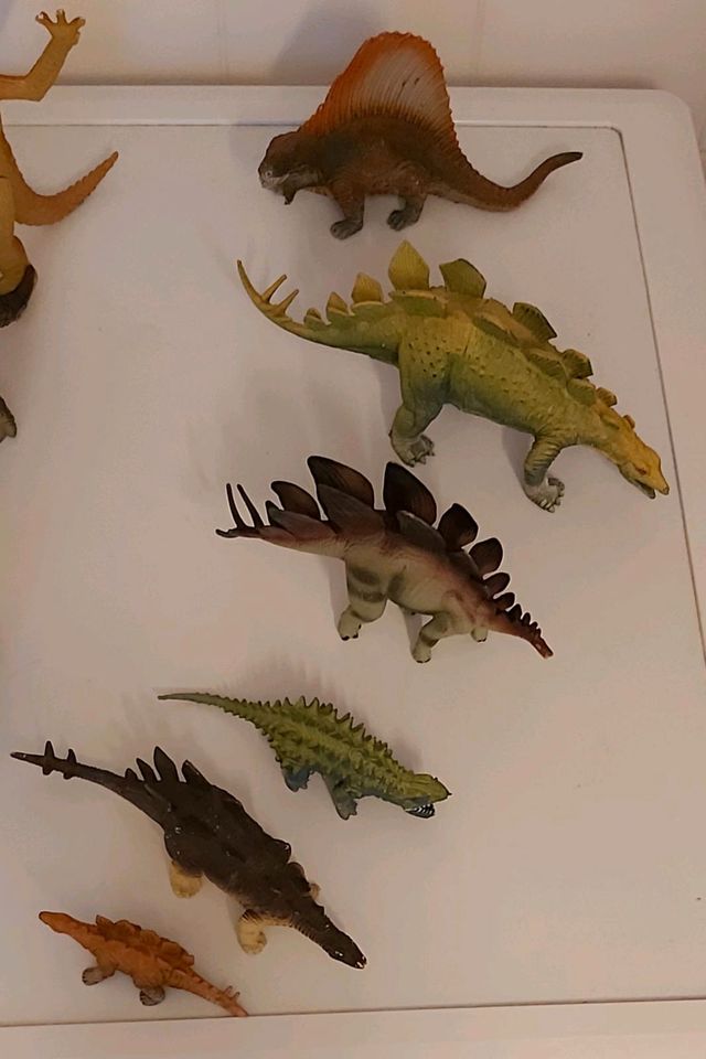 Dinosaurier . 2 Beweglich  Dino in Berlin