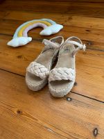 XTI Kids Mädchen Sandalen beige Sommer Schuhe Gr. 33 Brandenburg - Peitz Vorschau